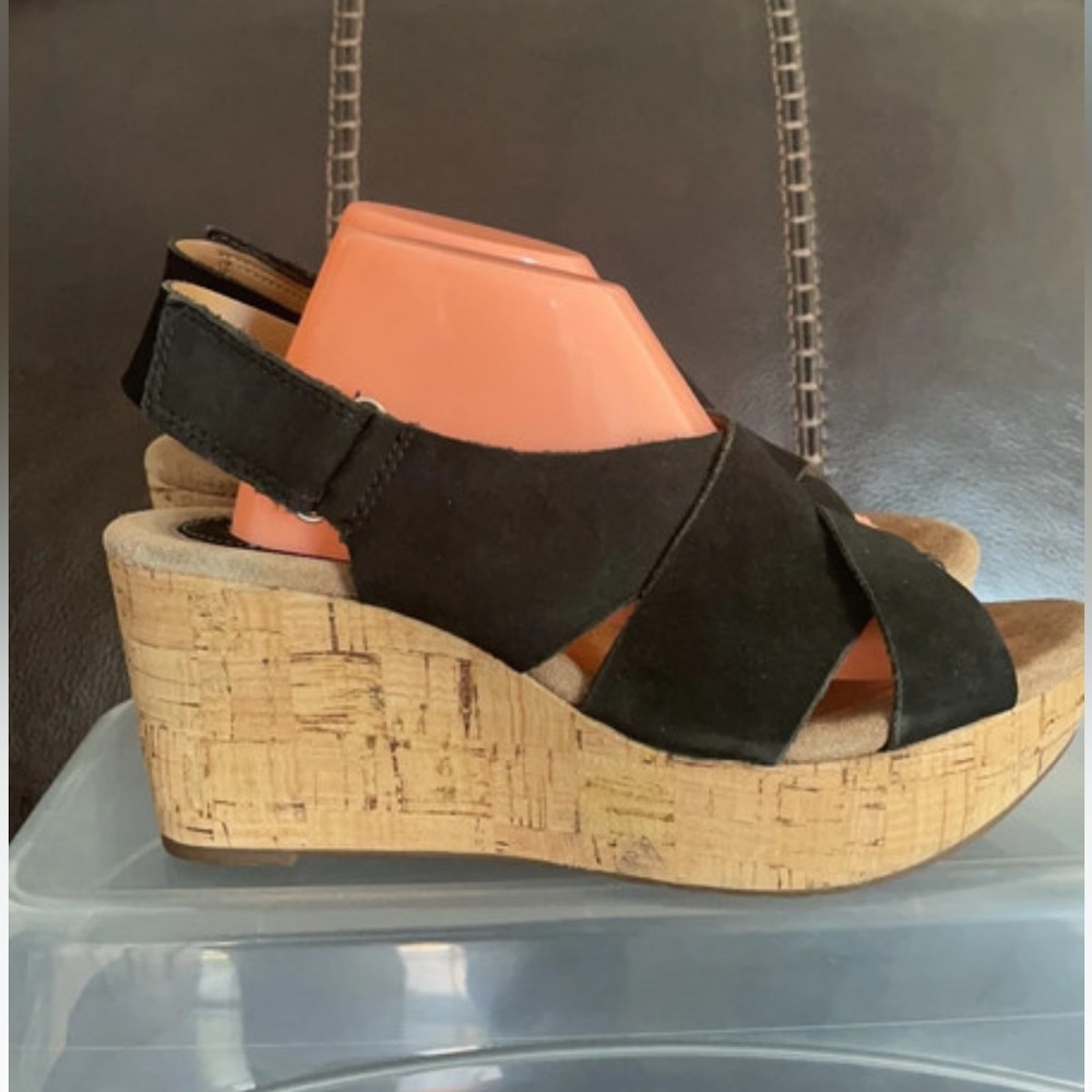 Clarks Black and Tan Wedge Sandals